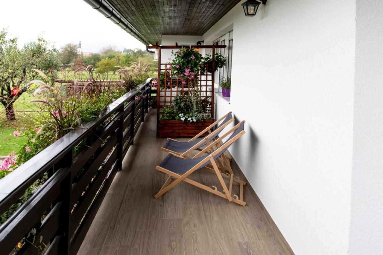 Honey Apartments Zirovnica Exterior foto